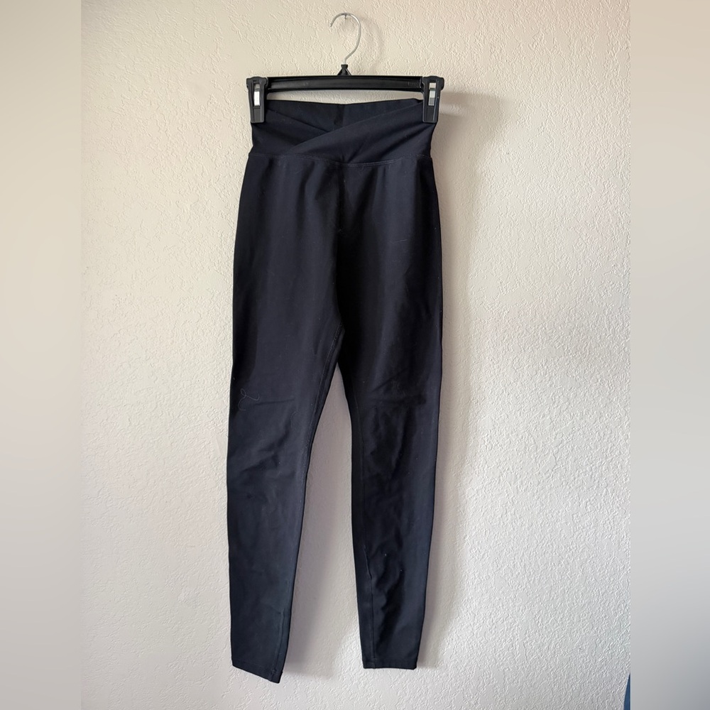 Alphalete Crossover Waist Black Leggings